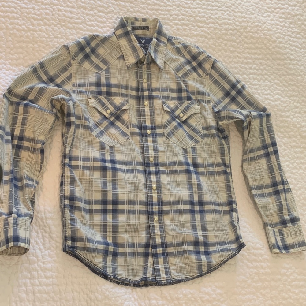 American Eagle Outfitters Blue and Cream Plaid Long-Sleeve Button-Down Shirt